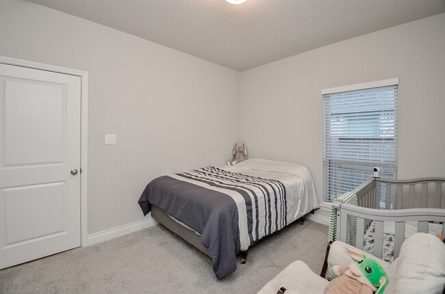 Building Photo - 6926 Myrtle Dr