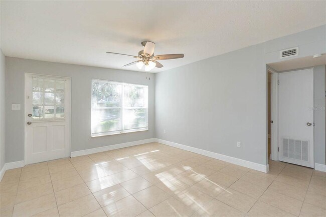 Building Photo - 7113 Parison Dr