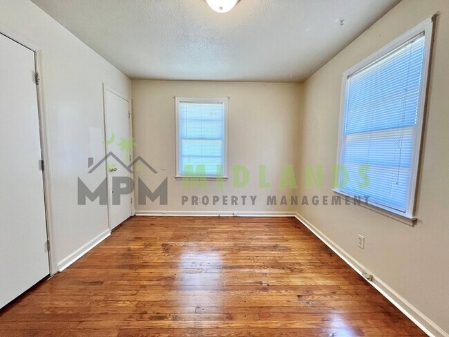 Building Photo - 1205 Faraway Dr