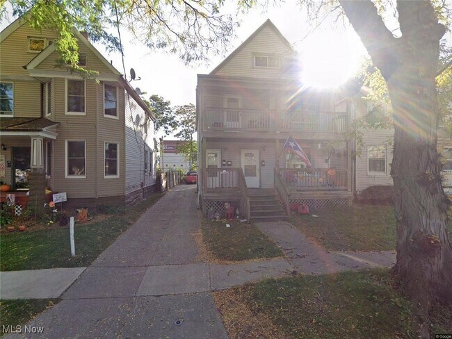 Primary Photo - 3147 W 82nd St