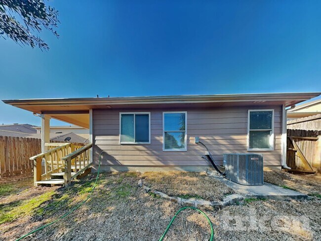 Building Photo - 9506 Lookover Bay