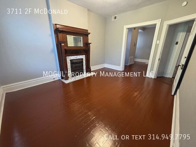 Building Photo - 3711 2F McDonald-