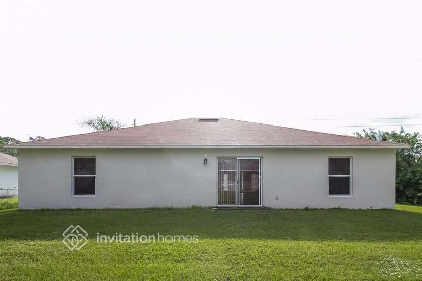 Building Photo - 3228 N Biscayne Dr