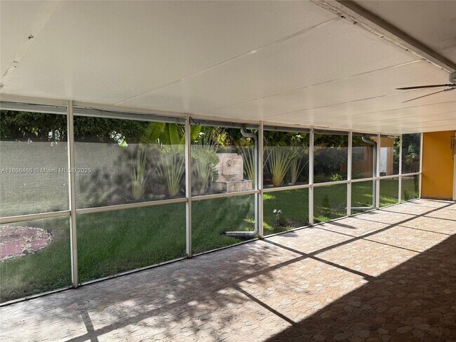 Building Photo - 6651 SW 91 Ave