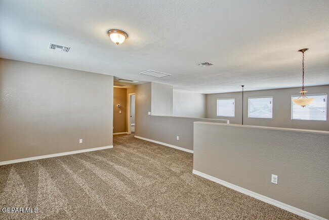 Building Photo - 221 S Stoneside Dr