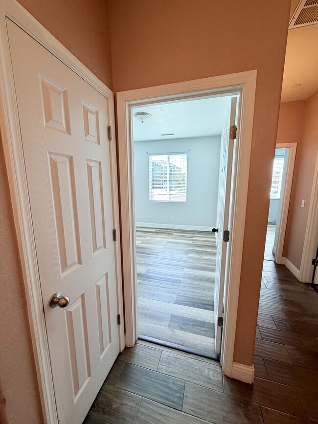 Building Photo - 1736 Berry St