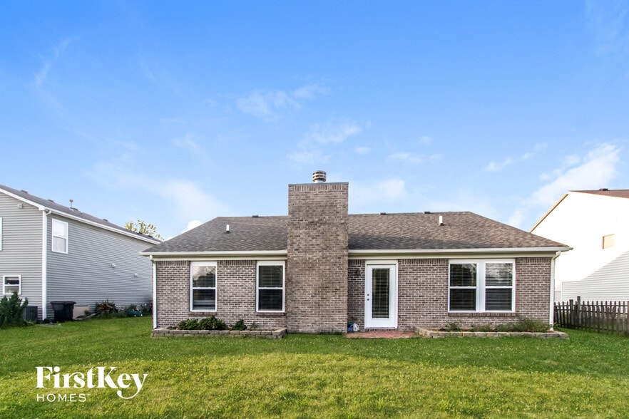 Building Photo - 529 Streamside Dr