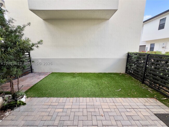 Building Photo - 8281 NW 48th St
