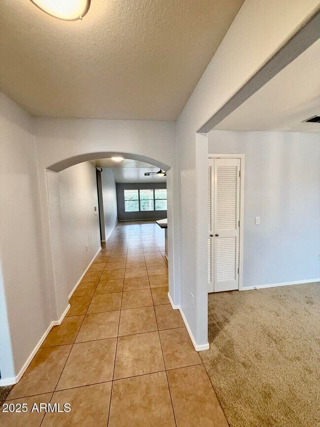 Building Photo - 646 N Cobblestone St