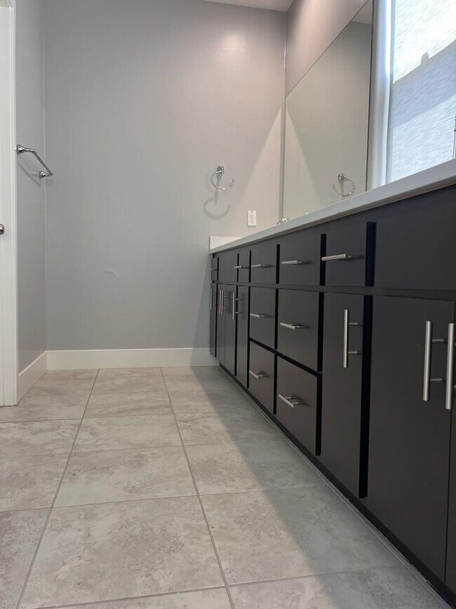 Building Photo - 1010 Mud Pie Ln