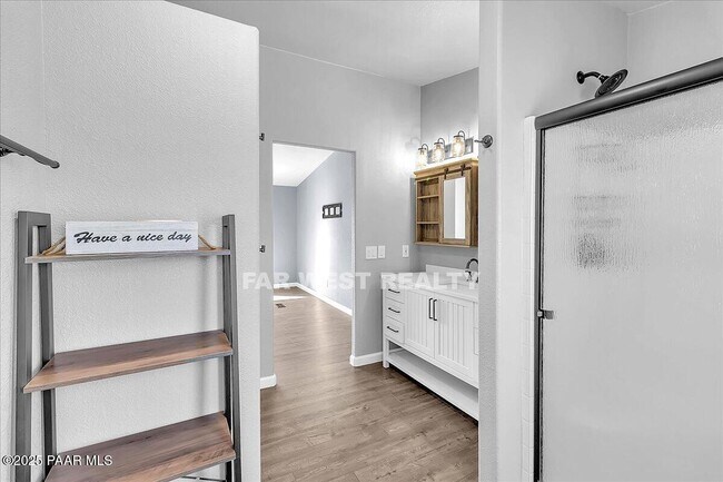 Building Photo - 2490 W Glenshandra Dr