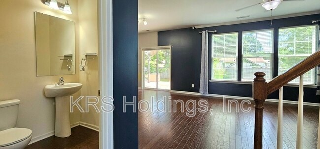 Building Photo - 210 Benthall Rd
