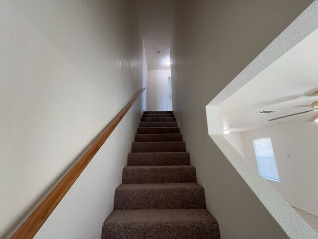 Building Photo - 4300 Abigail Dr
