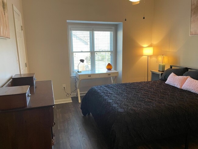 Building Photo - 385 Old Epps Bridge Rd