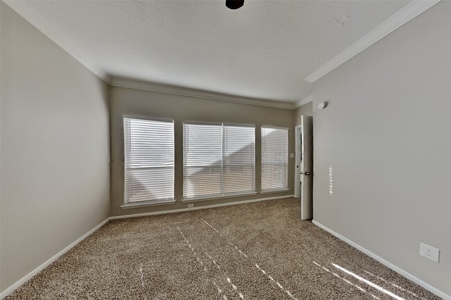 Building Photo - 2127 Jamara Ln