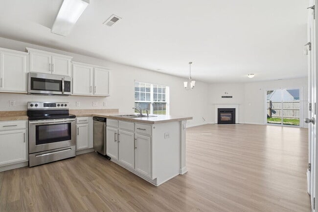 Building Photo - 3916 Sabre Ln