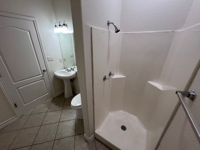 Building Photo - Availability at Ranchway!