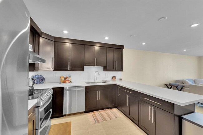 Building Photo - 1401 S Ocean Dr