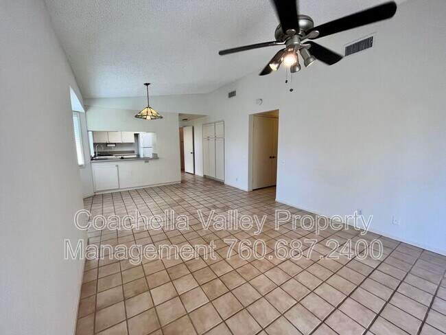 Building Photo - 40120 Sagewood Dr