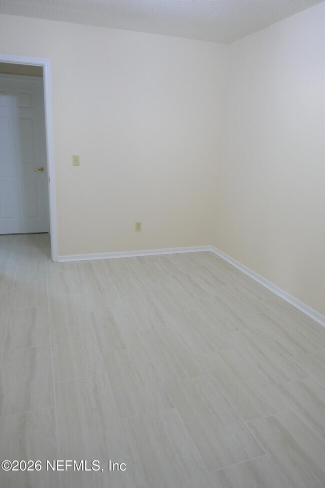 Building Photo - 10996 Raley Creek Dr S