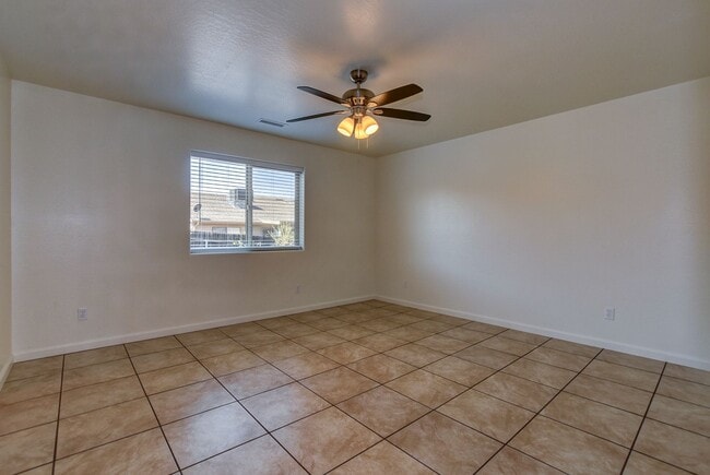 Building Photo - 3850 E Teri Ct