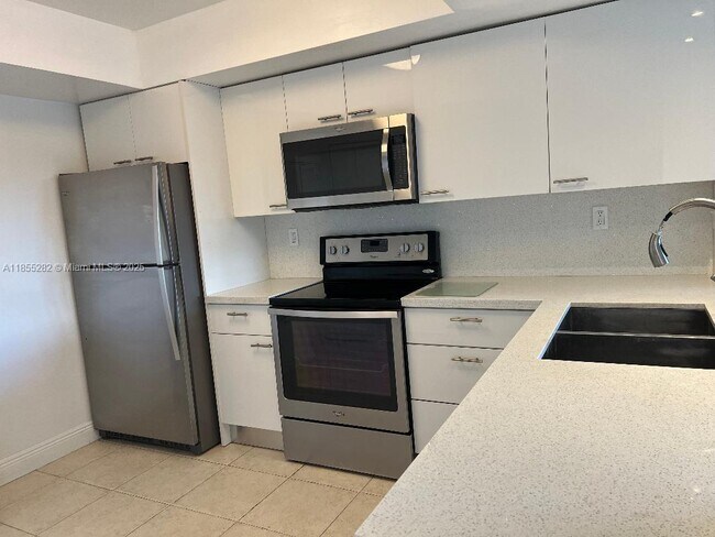 Building Photo - 8933 SW 123rd Ct