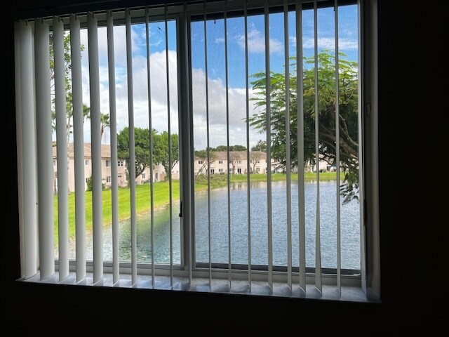 Building Photo - 2621 SE 12th Rd