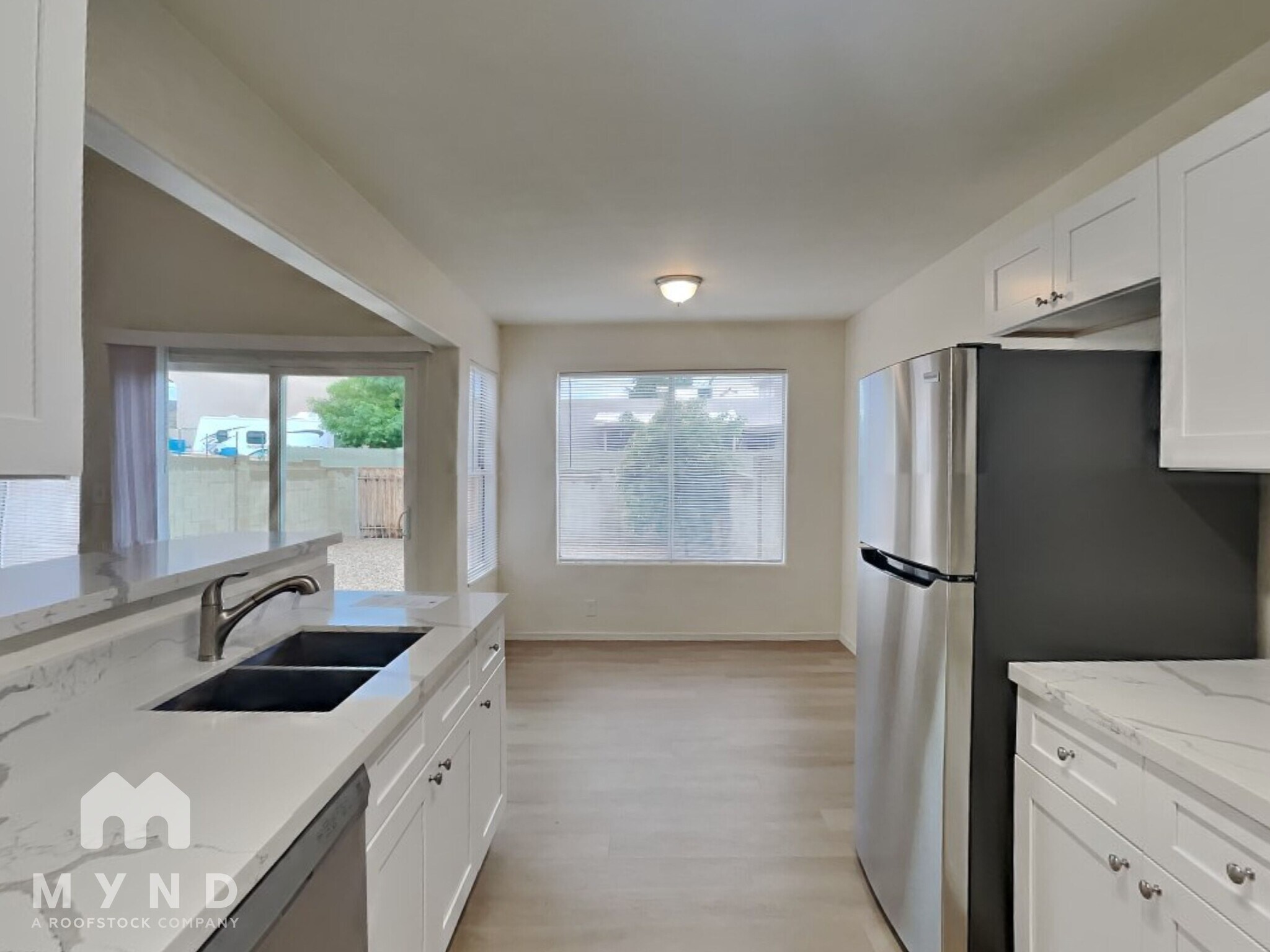 Building Photo - 5945 E Nance St