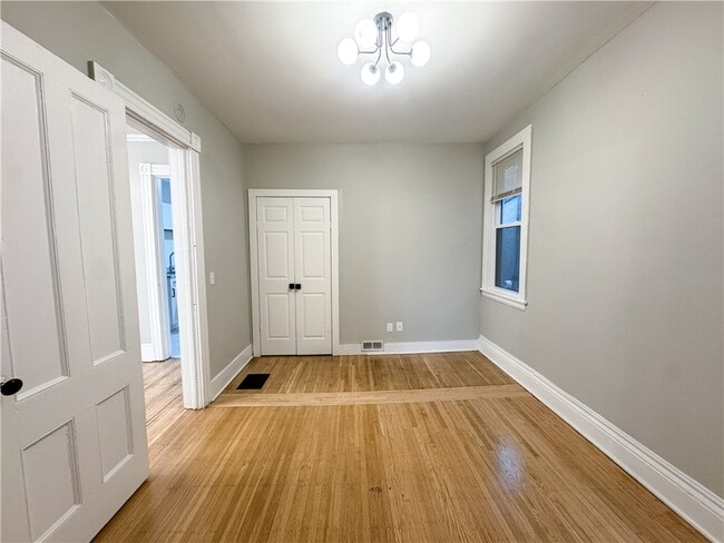 Building Photo - 102 Gregory St