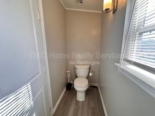 Building Photo - 312 Bolton Pl