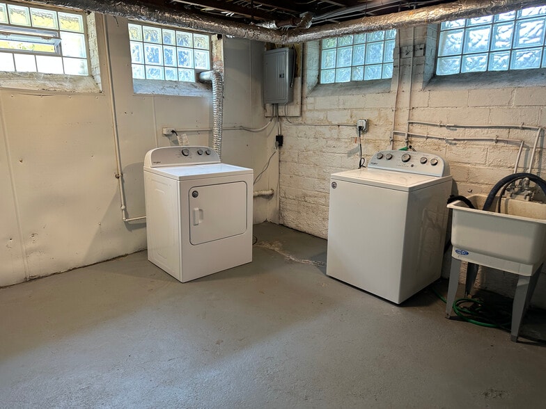 Private Basement with Laundry - 2086 Marlindale Rd