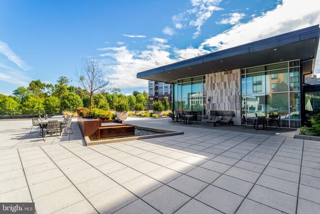Building Photo - 145 Riverhaven Dr