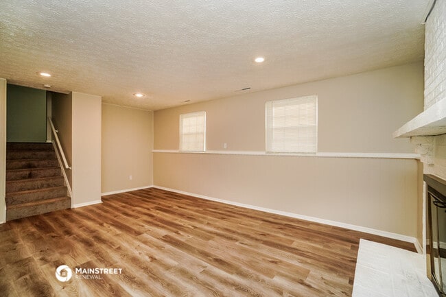 Building Photo - 6710 Skywae Dr
