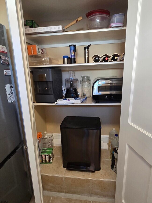 Building Photo - 231 N Wyoming Ave