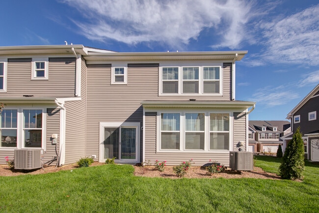 Building Photo - 5935 Hawkweed Dr