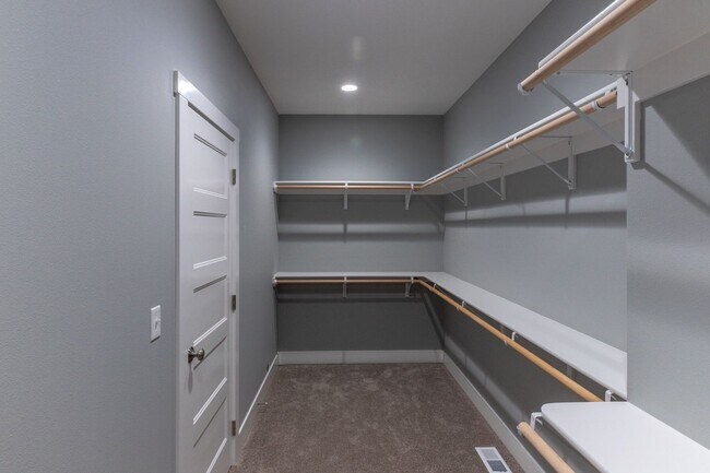 Building Photo - Beautiful 4bed 2bath home on Military Hill!