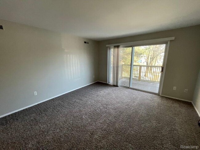 Building Photo - 910 Chestnut Hill Dr