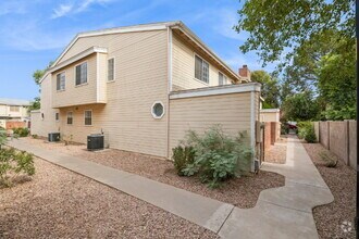 Building Photo - 2BR/1BA Townhome, Broadway & Alma School