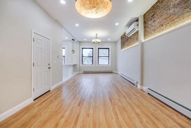 Building Photo - 3302 Palisade Ave