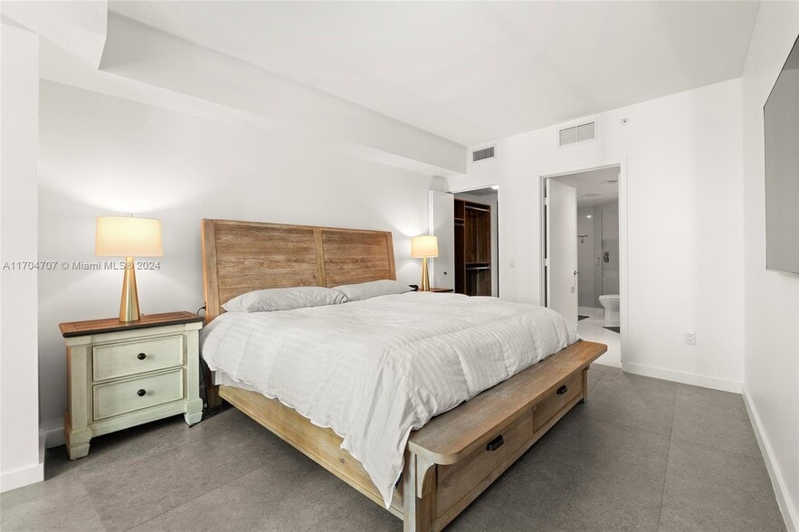 Building Photo - 20 Island Ave