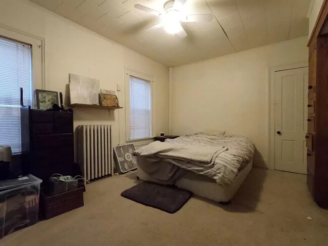 Building Photo - 201 Linn St