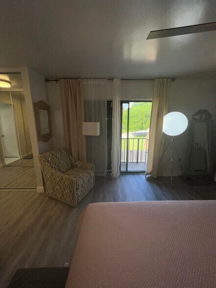 Building Photo - 2101 21st Ln