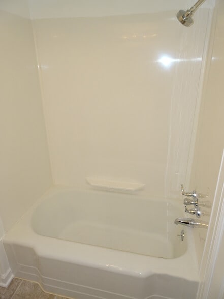Building Photo - 833 S Cory St