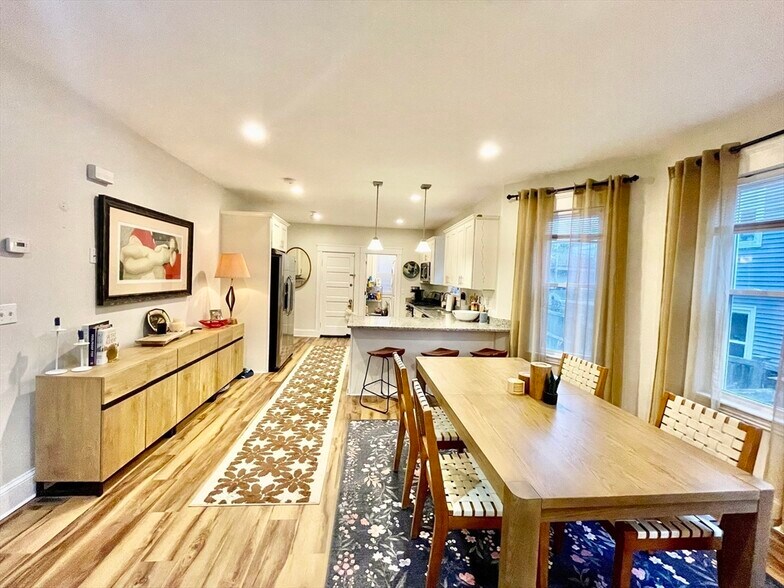 Building Photo - 53 Montvale St