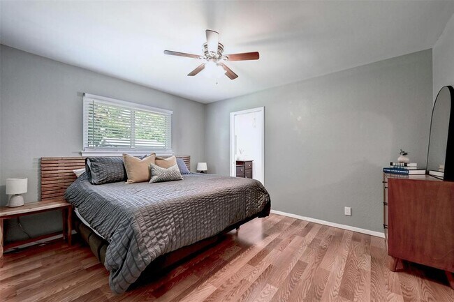 Building Photo - 4613 Cedargrove Dr