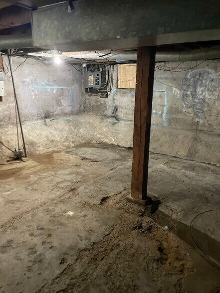 Building Photo - 715 Minor Ave