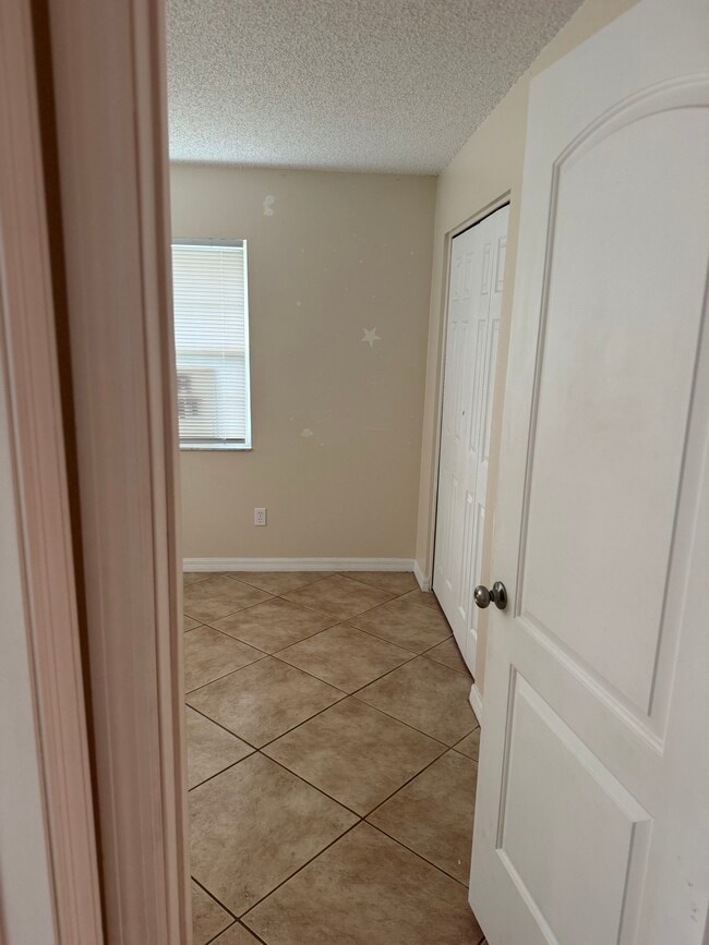 Building Photo - 5544 Wendy Lee Dr