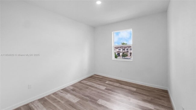 Building Photo - 5534 NW 27th Pl