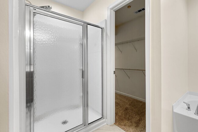 Building Photo - 2040 Towering Oaks Drive