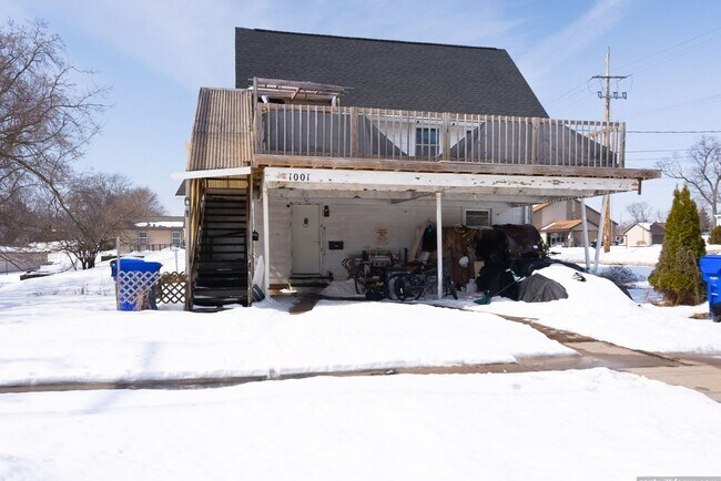 Building Photo - 1001 Main Ave